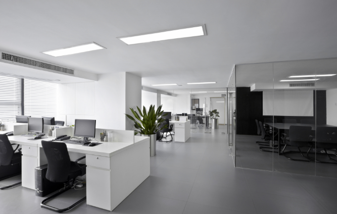 辦公室裝修設(shè)計(jì):黒色大班椅的選擇與審美考量